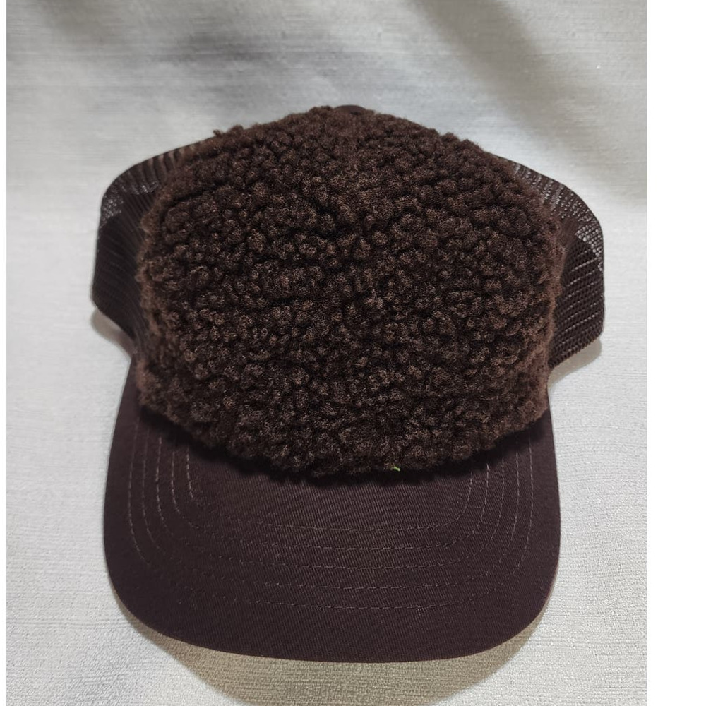 universal thread trucker hat with adjustable strap